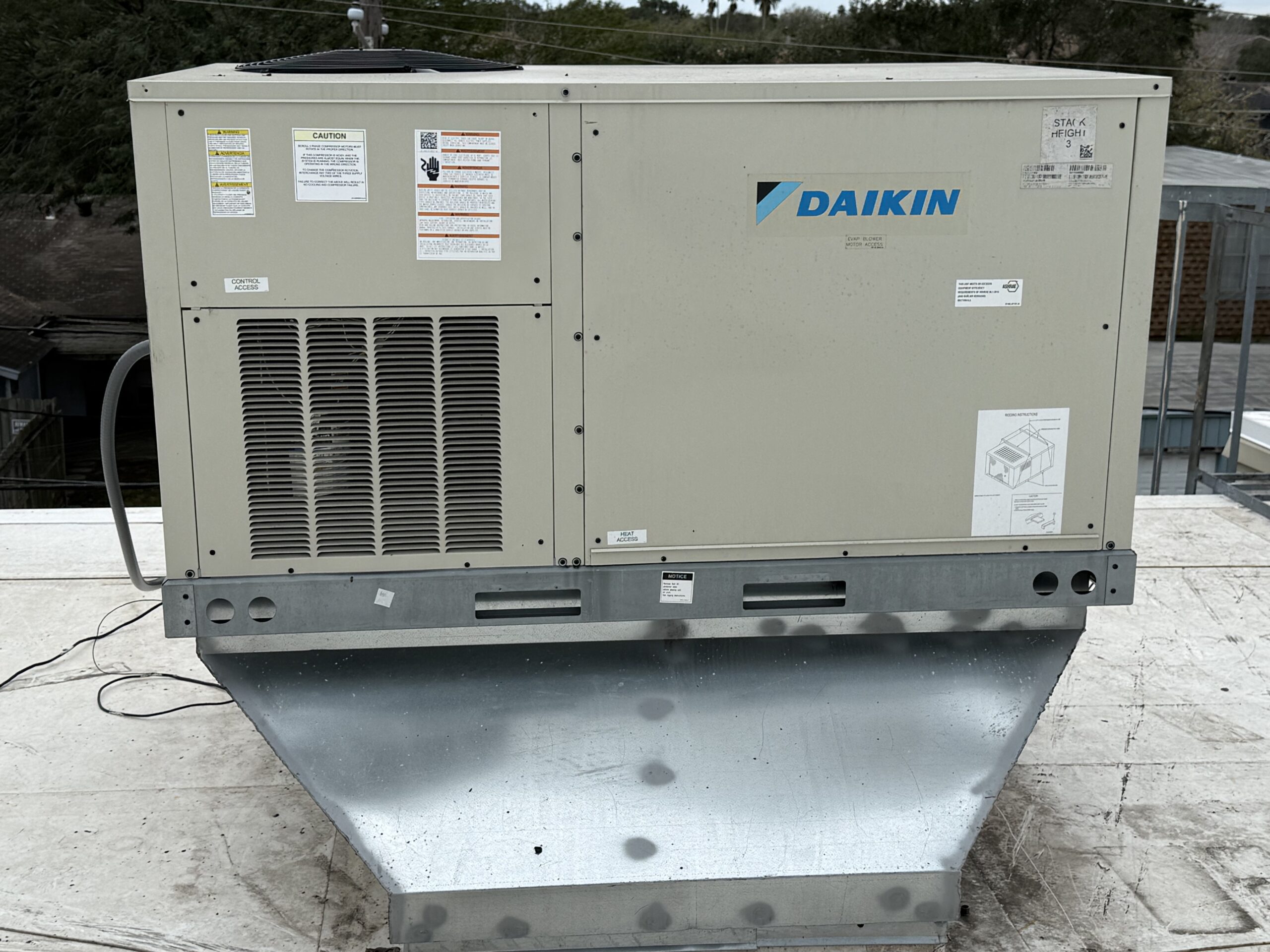 Commercial rooftop unit maintenance in San Antonio on RTU system